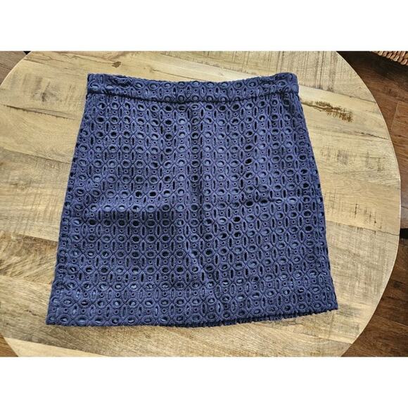 J. Crew Eyelet Mini Skirt Women's Size 4 Navy Blue Cotton Preppy Coastal - Picture 1 of 6